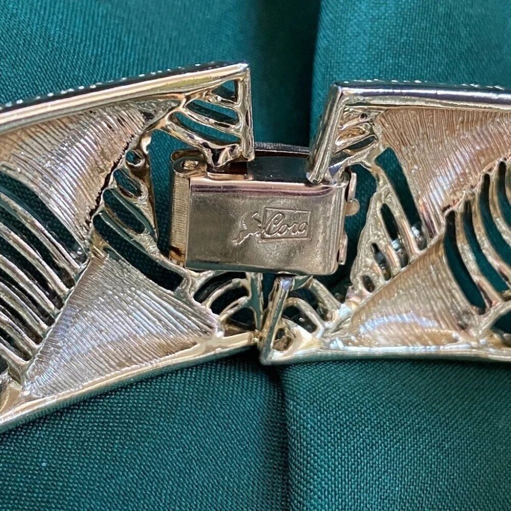 Coro Pegasus Art Deco Brushed Gold Tone Bracelet - Picture 4 of 8